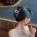 Woman Acrylic Hair Claws Hair Accessories Chic Barrettes Hairclips Pearl Hairpins Ladies Hairgrip Girls Ornaments C