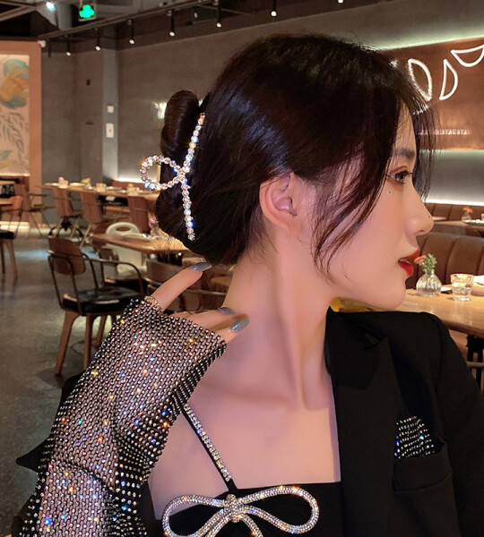 Woman Acrylic Hair Claws Hair Accessories Chic Barrettes Hairclips Pearl Hairpins Ladies Hairgrip Girls Ornaments C