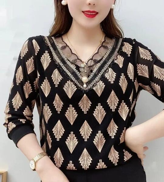 Office Lady Fashion Wave Printed Leaf T-shirt – Lace Spliced Embroidery Pearl Three-Dimensional Decoration V-Neck Pullover Women.