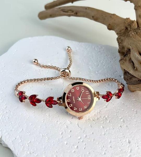 Round Alloy Case Arabic Numeral Classic Dial Leaf-Shaped Diamond-Encrusted Fashionable Bracelet Elegant Ladies Quartz Watch.